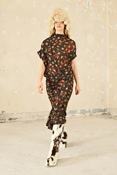 Look 12